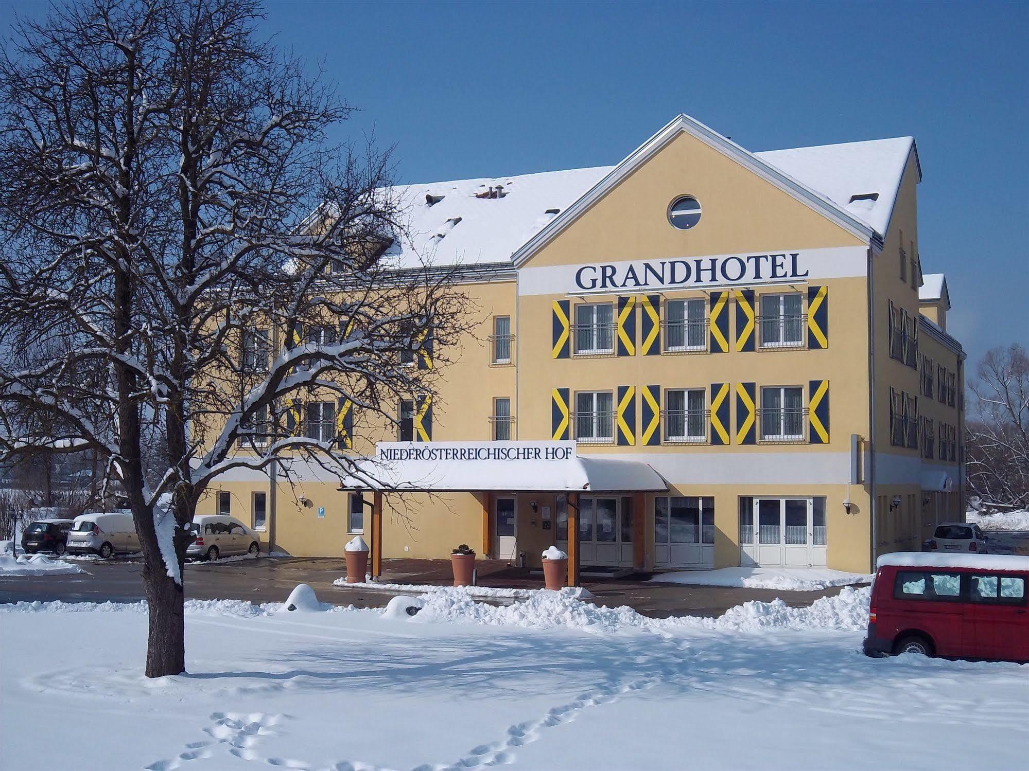 Grandhotel Niederosterreichischer Hof Lanzenkirchen Esterno foto